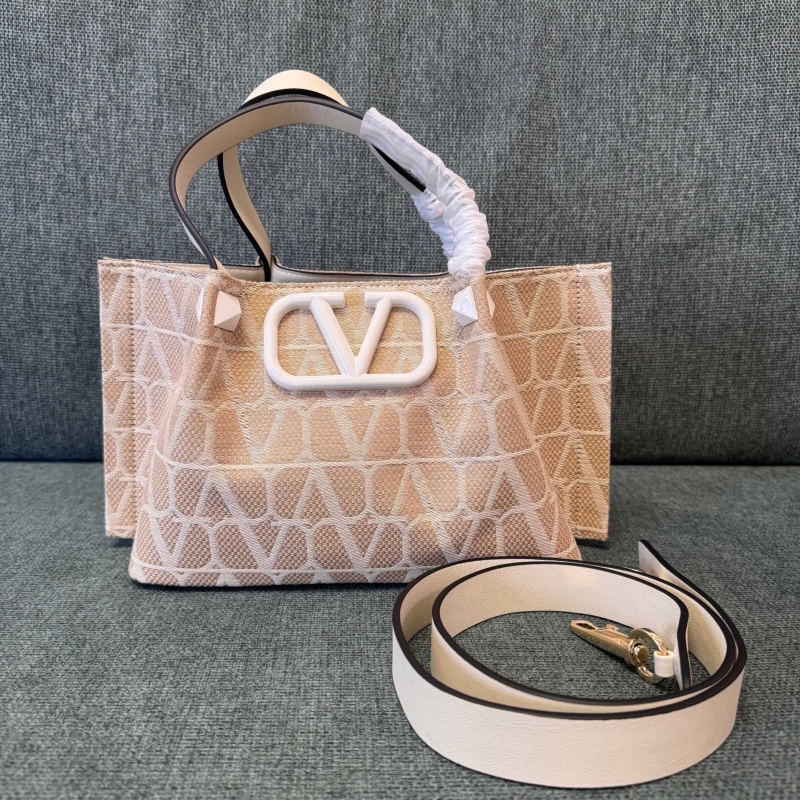 Va1e*ntin0 shopping bag